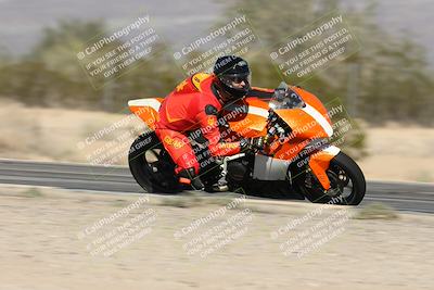 media/Dec-01-2025-Moto Forza (Mon) [[2daa91e15f]]/3-Beginner Group/Session 2 (Turn 7 Inside Pans)/